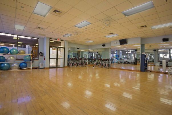 Fitness Equipment, Interior, Recessed Lighting, Wood Texture Flooring