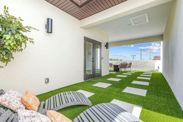 Backyard, Exterior