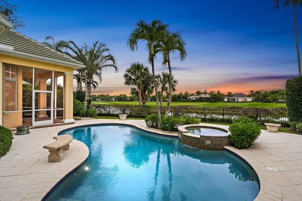 Exterior, Pool, Water
