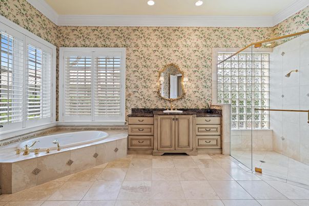 Bathroom, Interior, Recessed Lighting