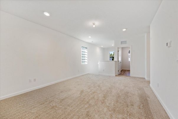 Empty room, Interior, Recessed Lighting