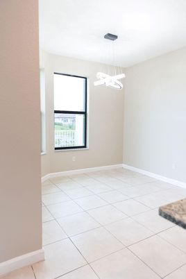 Empty room, Interior, Pendant Lights