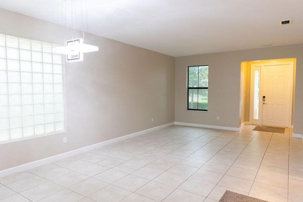 Empty room, Interior, Pendant Lights