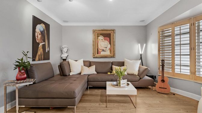 Interior, Living room, Recessed Lighting, Wood Texture Flooring