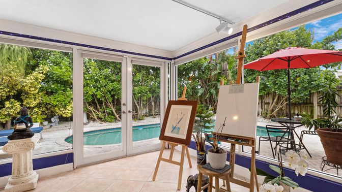 Interior, Pool, Sun Room