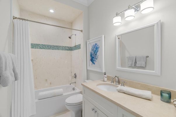 Bathroom, Interior, Recessed Lighting