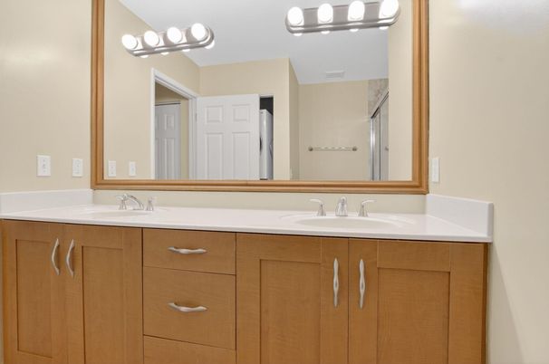 Bathroom, Dual Sink Vanities, Interior