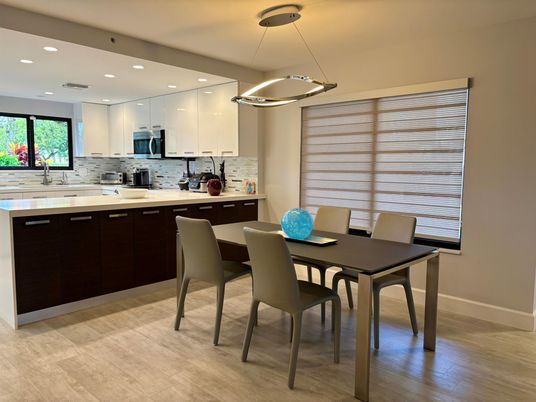 Dining room, Interior, Kitchen, Pendant Lights, Recessed Lighting, Wood Texture Flooring