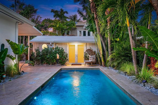 Exterior, Pool