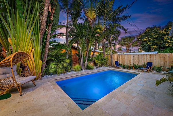 Exterior, Pool