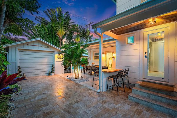 Detached Garage, Exterior