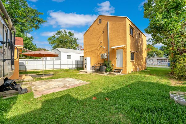 Backyard, Exterior