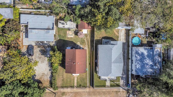 Exterior, Drone