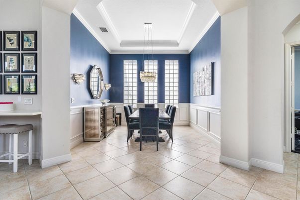 Chandelier, Dining room, Interior, Pendant Lights