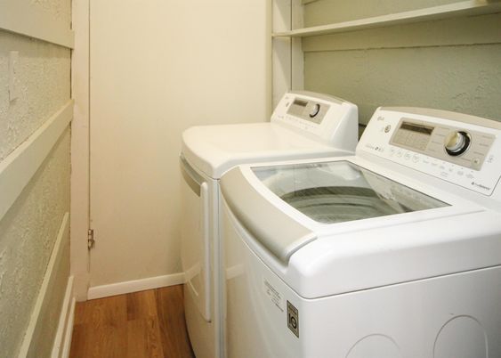 Interior, Washer, Wood Texture Flooring