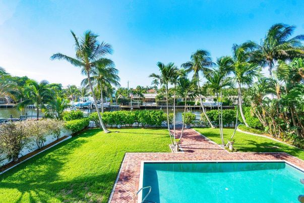 Backyard, Exterior, Pool, Water