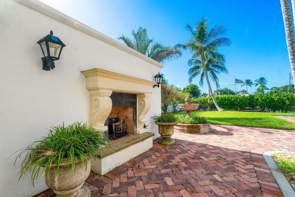 Exterior, Fireplace