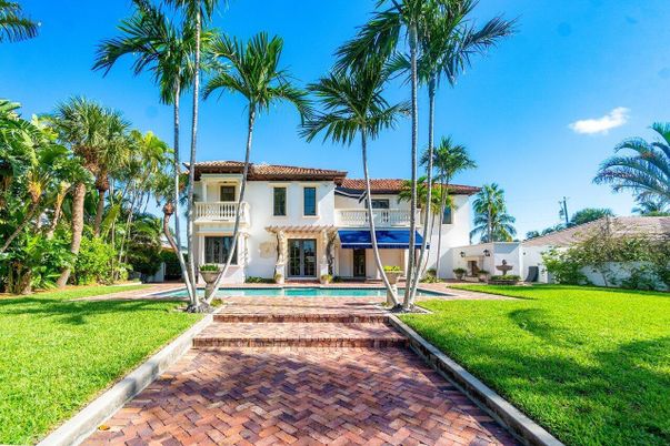 Backyard, Exterior, Facade, Spanish Mediterranean