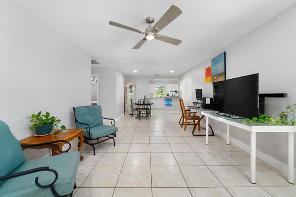 Dining room, Interior, Kitchen, Recessed Lighting