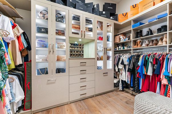 Interior, Walk-in Closets, Wood Texture Flooring