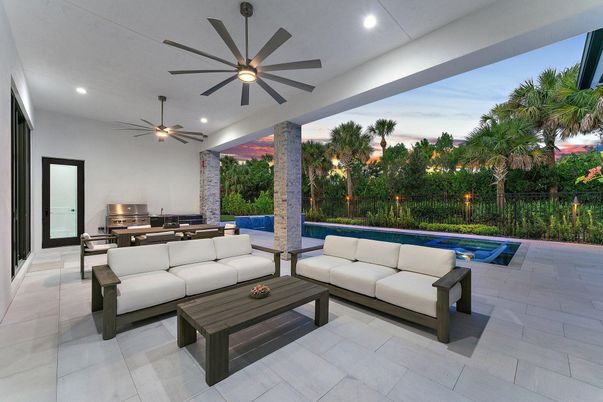 Exterior, Living room, Pool, Recessed Lighting