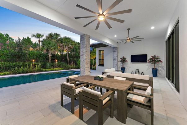 Exterior, Pool, Recessed Lighting