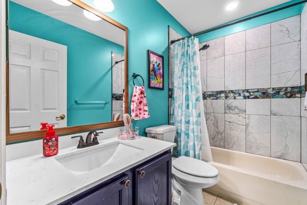 Bathroom, Interior, Recessed Lighting