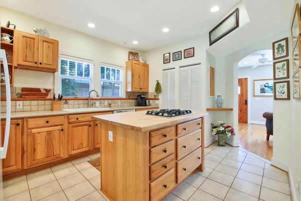 Interior, Kitchen, Recessed Lighting, Wood Texture Flooring