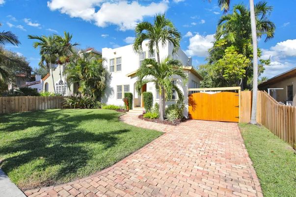 Backyard, Exterior, Hot Tub