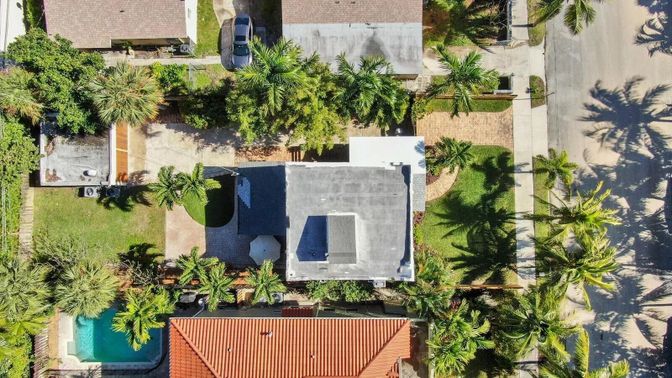 Exterior, Drone