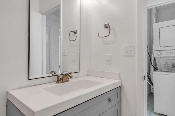 Bathroom, Interior, Utility Closets, Washer