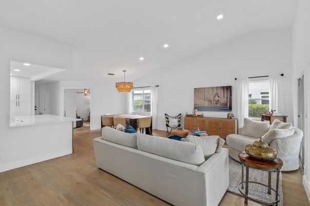 Chandelier, Dining room, Interior, Living room, Recessed Lighting, Wood Texture Flooring