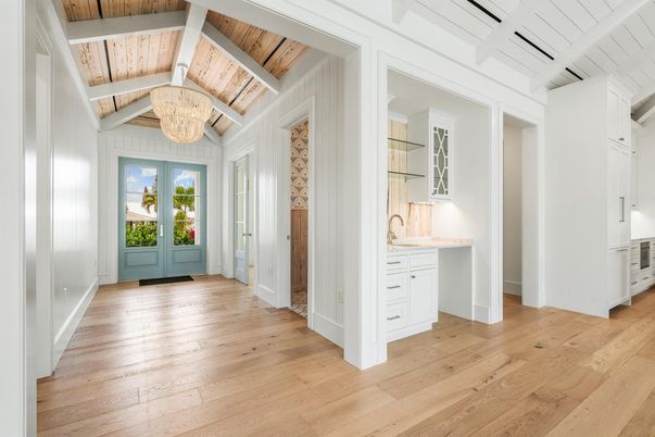 Chandelier, Empty room, Interior, Wooden Ceilings, Wood Texture Flooring