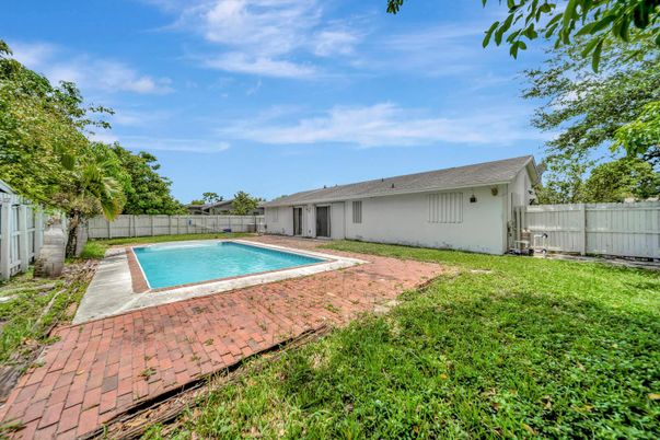 Backyard, Exterior, Pool