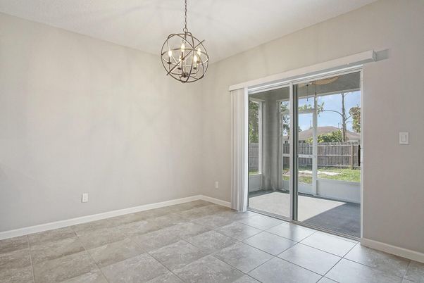 Chandelier, Empty room, Interior, Pendant Lights