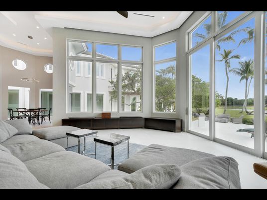 Interior, Living room, Pendant Lights, Recessed Lighting, Sun Room