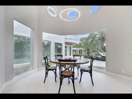 Dining room, Interior