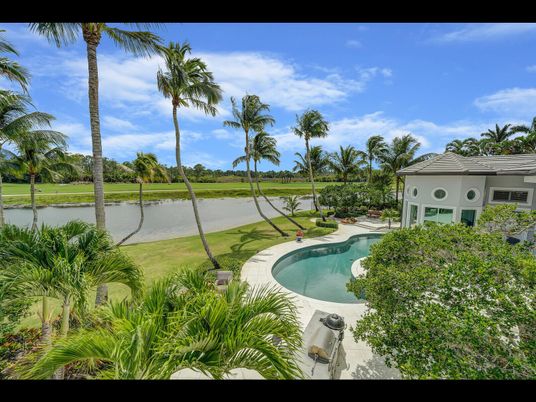 Exterior, Pool, Water