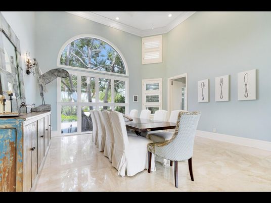 Dining room, Interior, Recessed Lighting