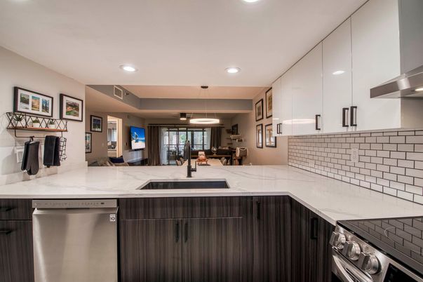 Dining room, Interior, Kitchen, Pendant Lights, Recessed Lighting, Stainless Steel Appliances
