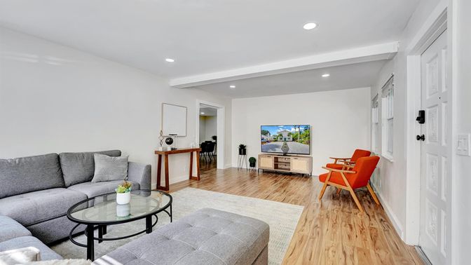 Interior, Living room, Recessed Lighting, Wood Texture Flooring