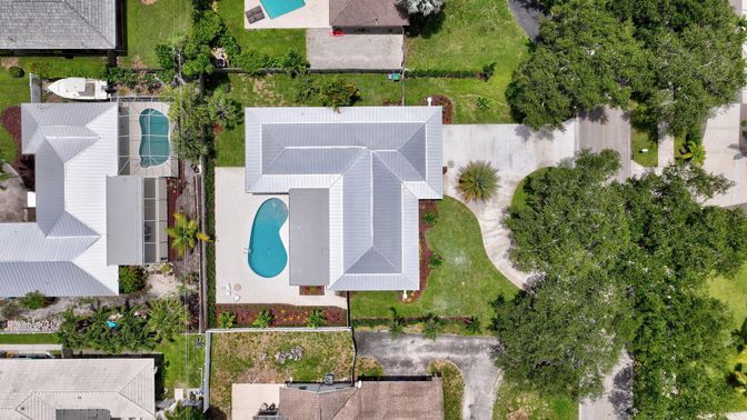 Exterior, Drone