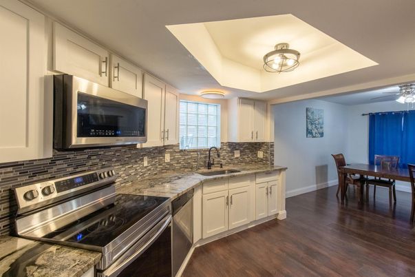 Dining room, Interior, Kitchen, Stainless Steel Appliances, Wood Texture Flooring