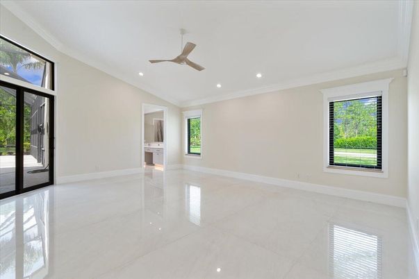 Empty room, Interior, Recessed Lighting