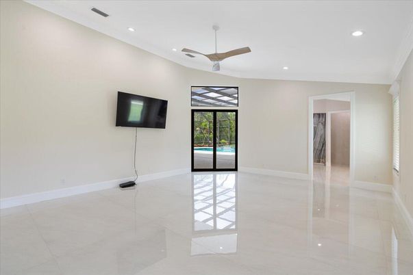 Empty room, Interior, Recessed Lighting