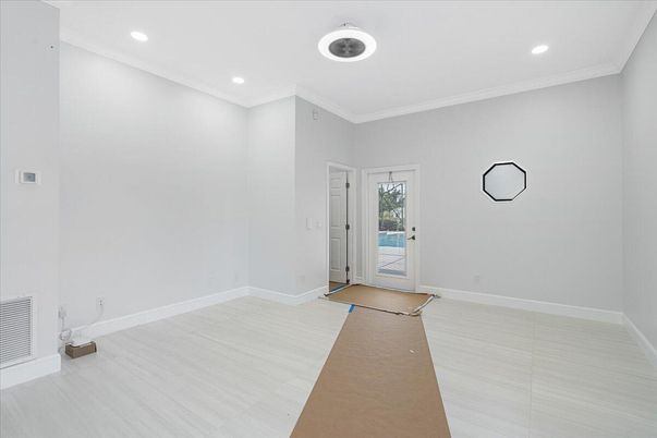 Empty room, Interior, Recessed Lighting