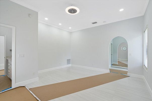 Empty room, Interior, Pendant Lights, Recessed Lighting