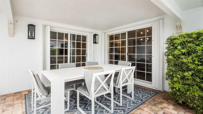 Dining room, Interior