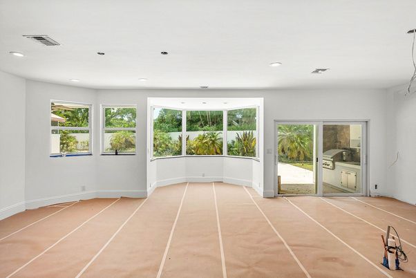 Empty room, Interior, Recessed Lighting