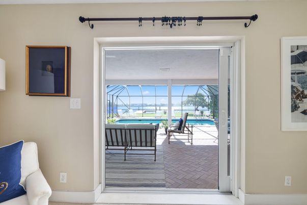 Interior, Sun Room, Water